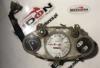 Licznik prędkościomierza Honda 8k używany