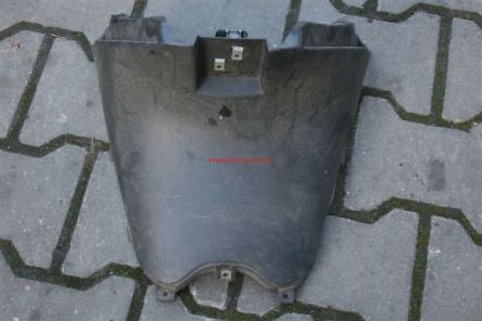 Osłona pod siedzenie Piaggio NRG