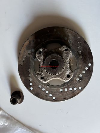 Piasta tarczy hamulcowej tył suzuki katana. używana. 